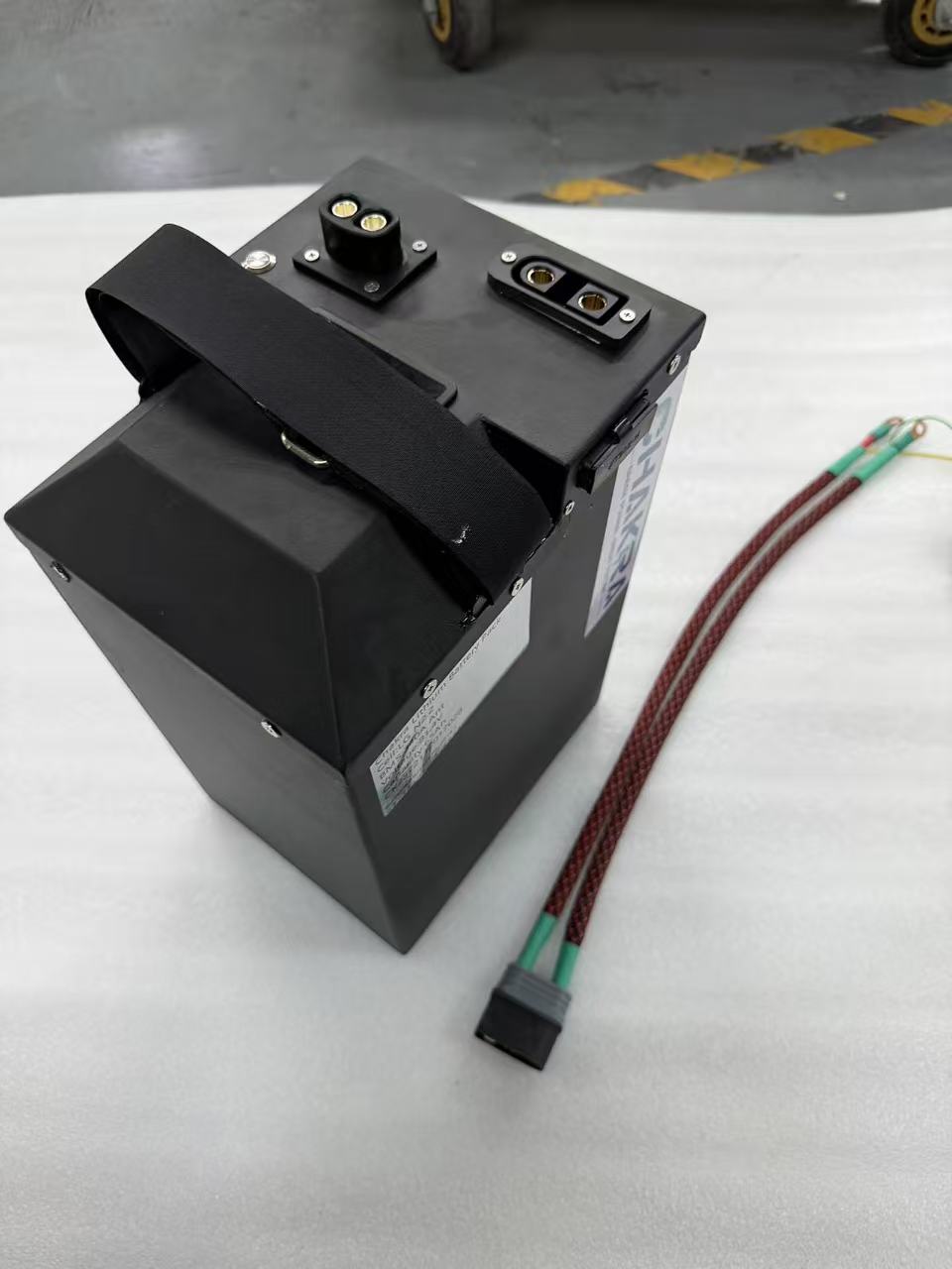 81.4V 70AH SURRON Ultra Bee Upgrade Battery manufactured by Chakra Battery Company, featuring Grade A cells, an Ant BMS with 340A continuous current rating, and a QS10 discharge port.