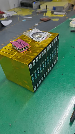 76.8V 90Ah 180A continuous current high-discharge lithium iron phosphate battery from Chakra Battery Company, utilizing Geely's Golden Brick battery.