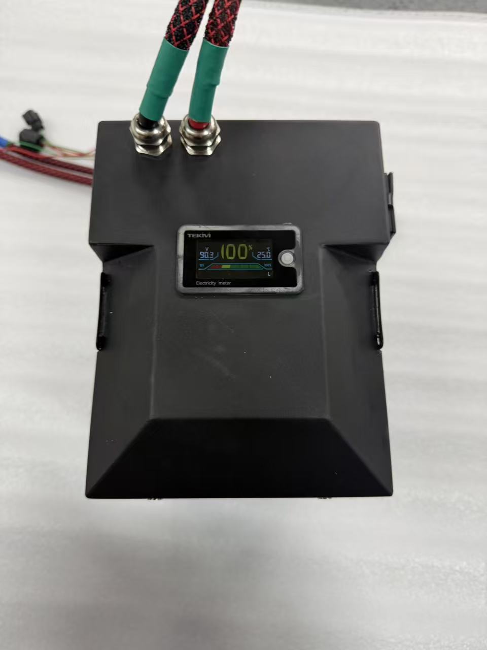 81.4V 70AH SURRON Ultra Bee Upgrade Battery manufactured by Chakra Battery Company, featuring 0.5mm copper-nickel composite foil and an Ant BMS rated for 340A continuous current with display screen.