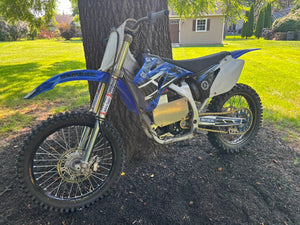 High-performance replacement batteries designed and manufactured by Chakra Battery are compatible with the Yamaha YZ450F Roller.
