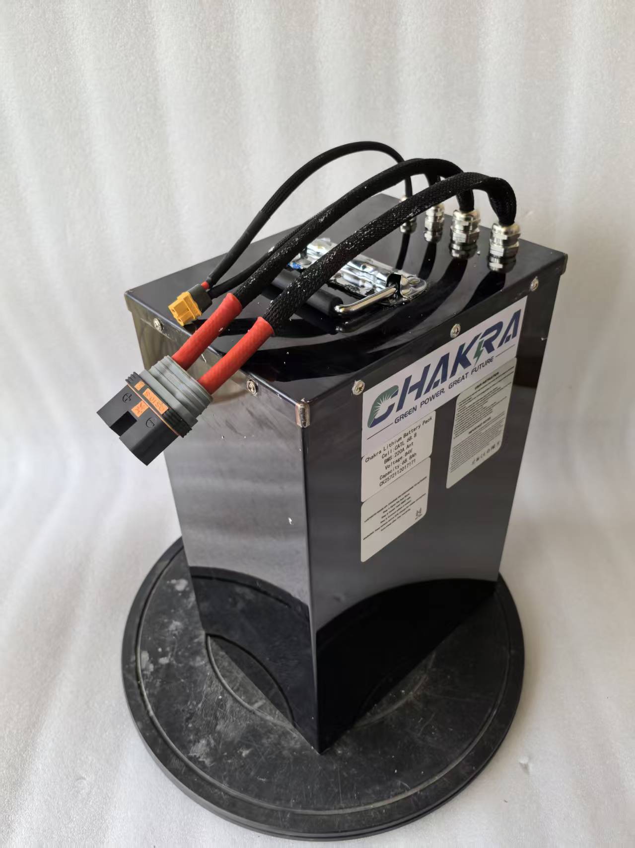 84V 68.8Ah high-discharge, long-range electric motorcycle battery manufactured by Chakra Battery, with a range of 100 miles